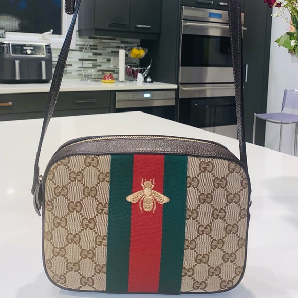 Authentic GUCCI Supreme Monogram Bee Web Camera Bag - NEVER WORN - Picture 4 of 10